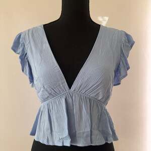 Women's V Neck Ruffled Sleeve Flared Eyelet Tank Blouse Top Light Blue M